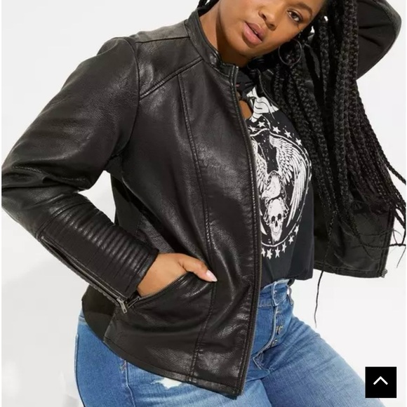 Torrid like new collarless faux leather moto jacket Classic staple piece SIZE 2 - Picture 3 of 7